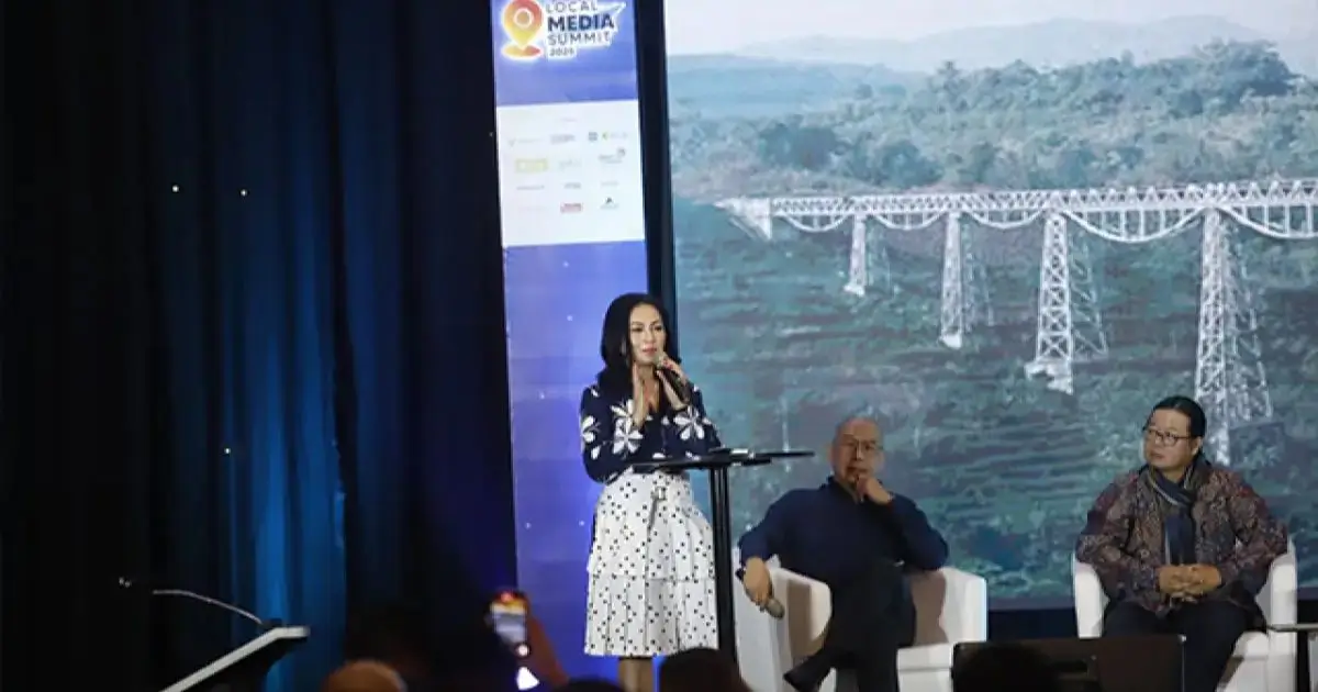 Uncovering Local Media Strategies for Surviving the Digital Storm